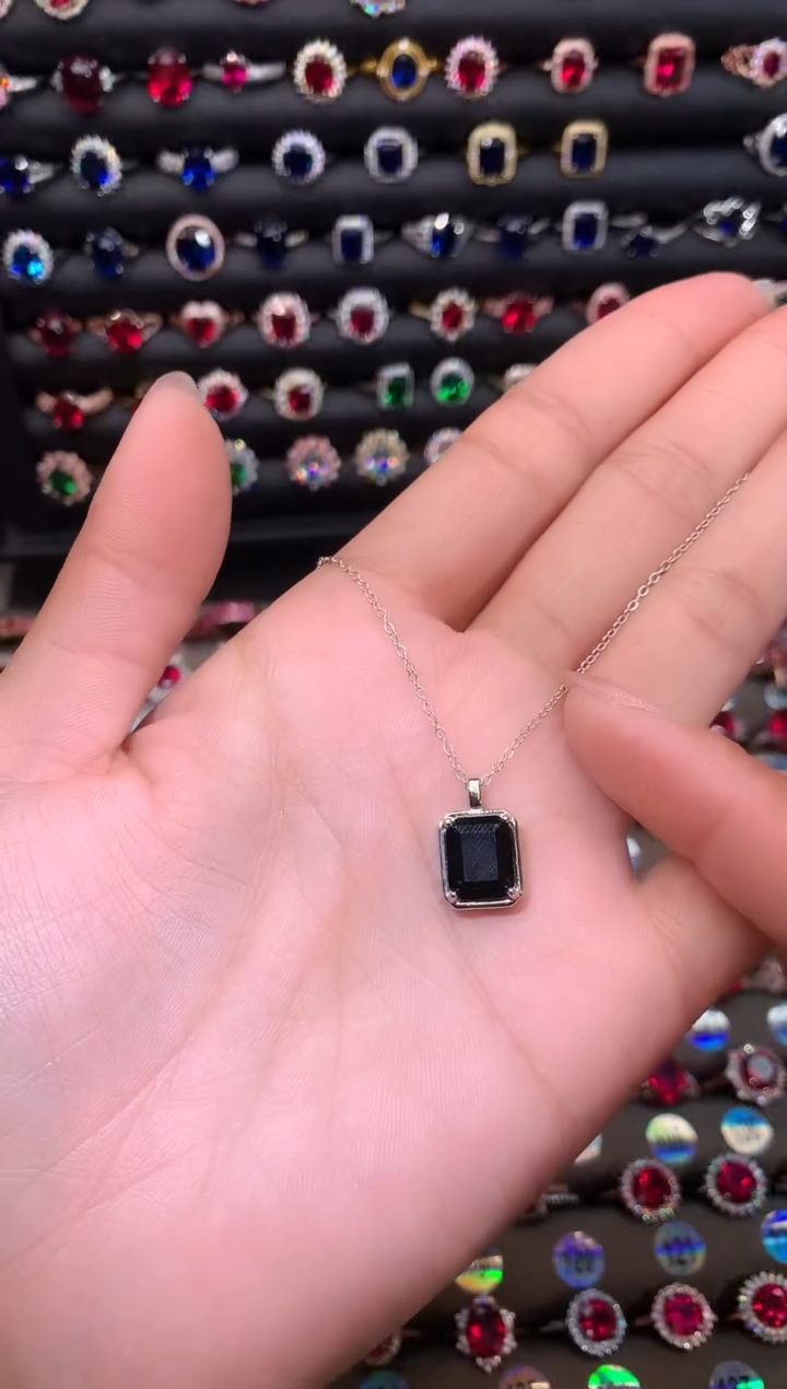 【闪购商品】蓝宝石吊坠(赠链)银S925镶嵌810山蓝