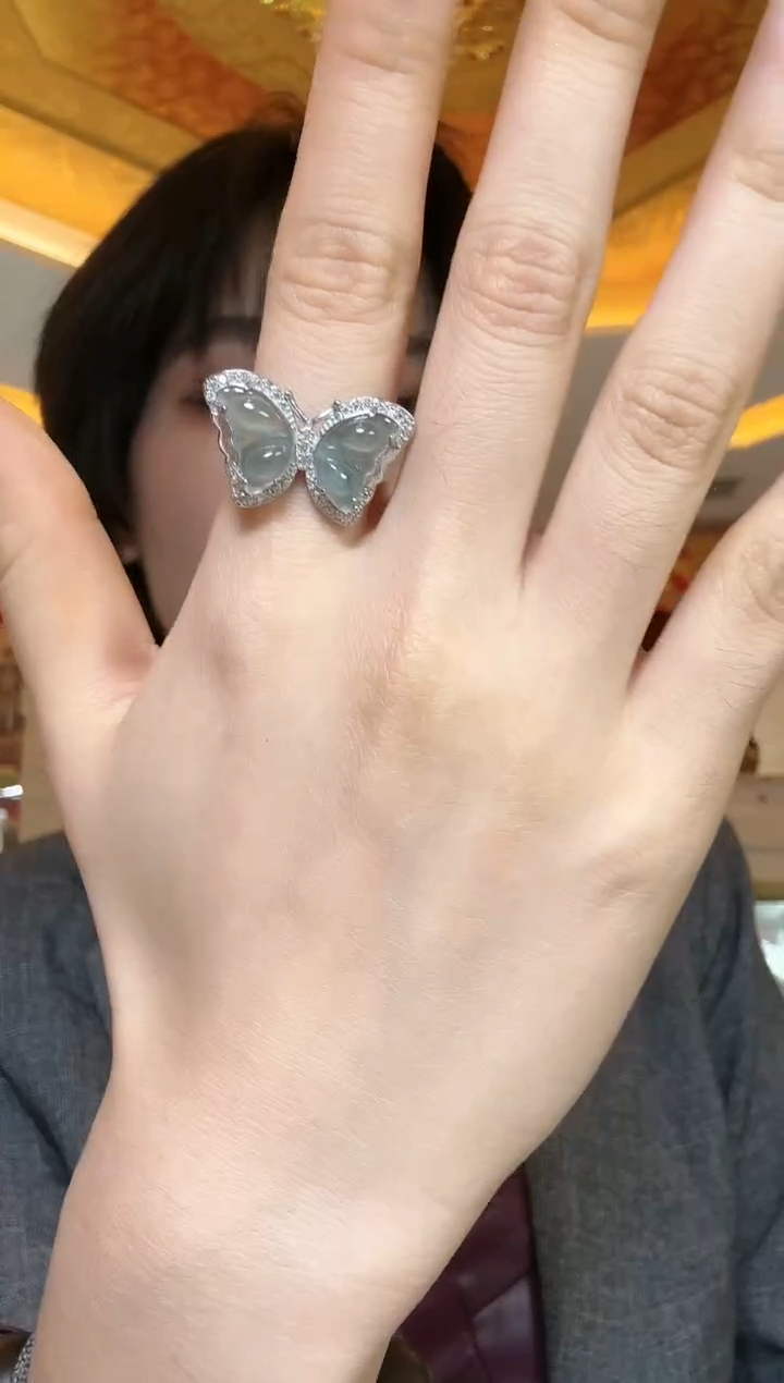 【闪购商品】翡翠吊坠(不含链)未镶嵌翡翠