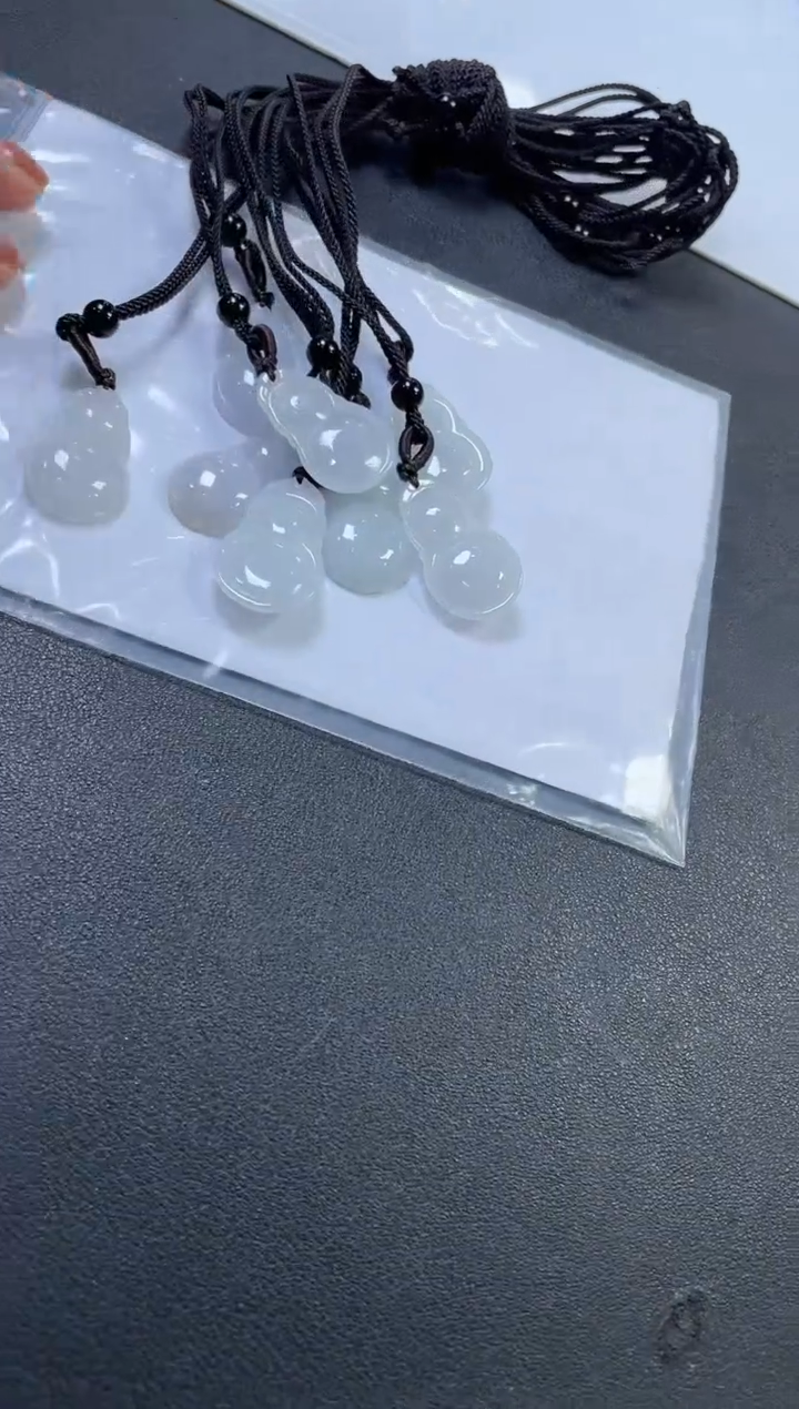 【闪购商品】翡翠挂件未镶嵌葫芦多样性发一件