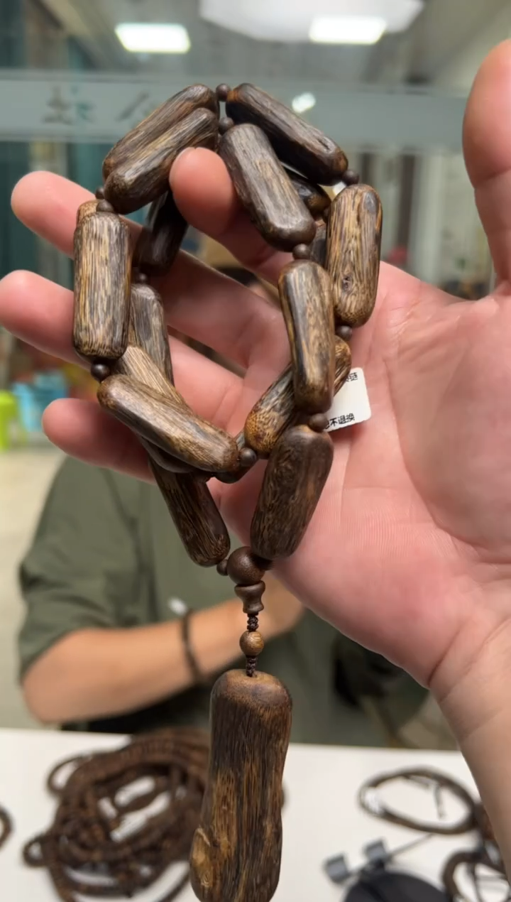 【闪购商品】沉香吊坠64克张勺子吊坠