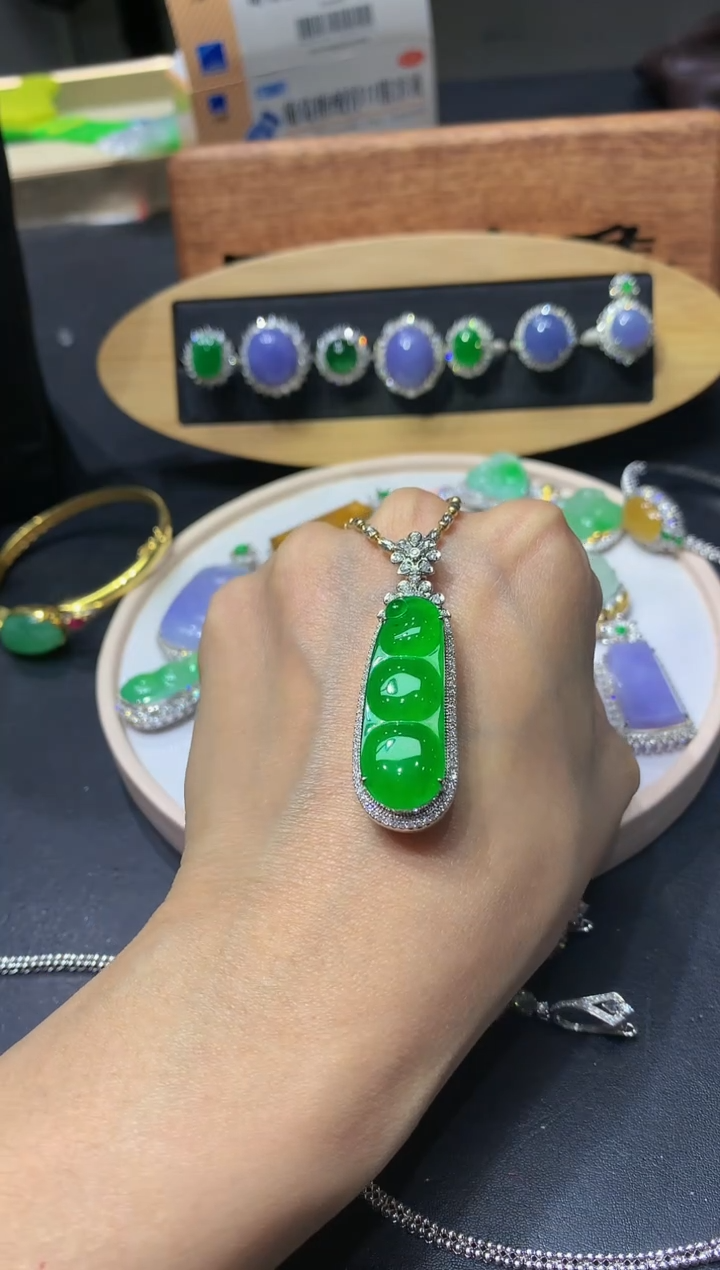 【闪购商品】定制翡翠18K金镶嵌团购