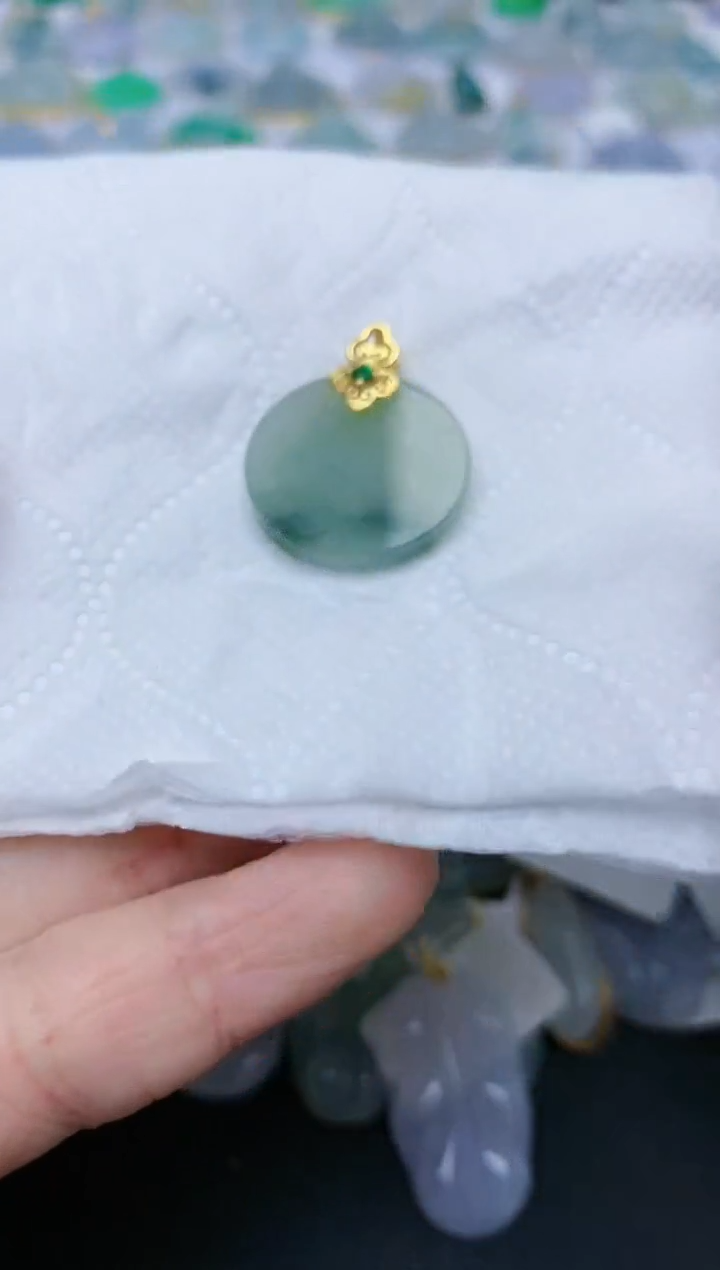 翡翠未镶嵌颈饰天然缅甸A货翡翠
