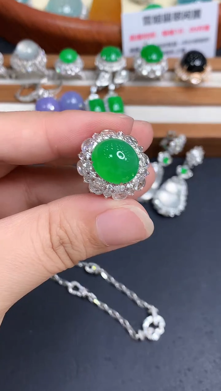 18K金镶嵌戒指翡翠767-中国好珍宝