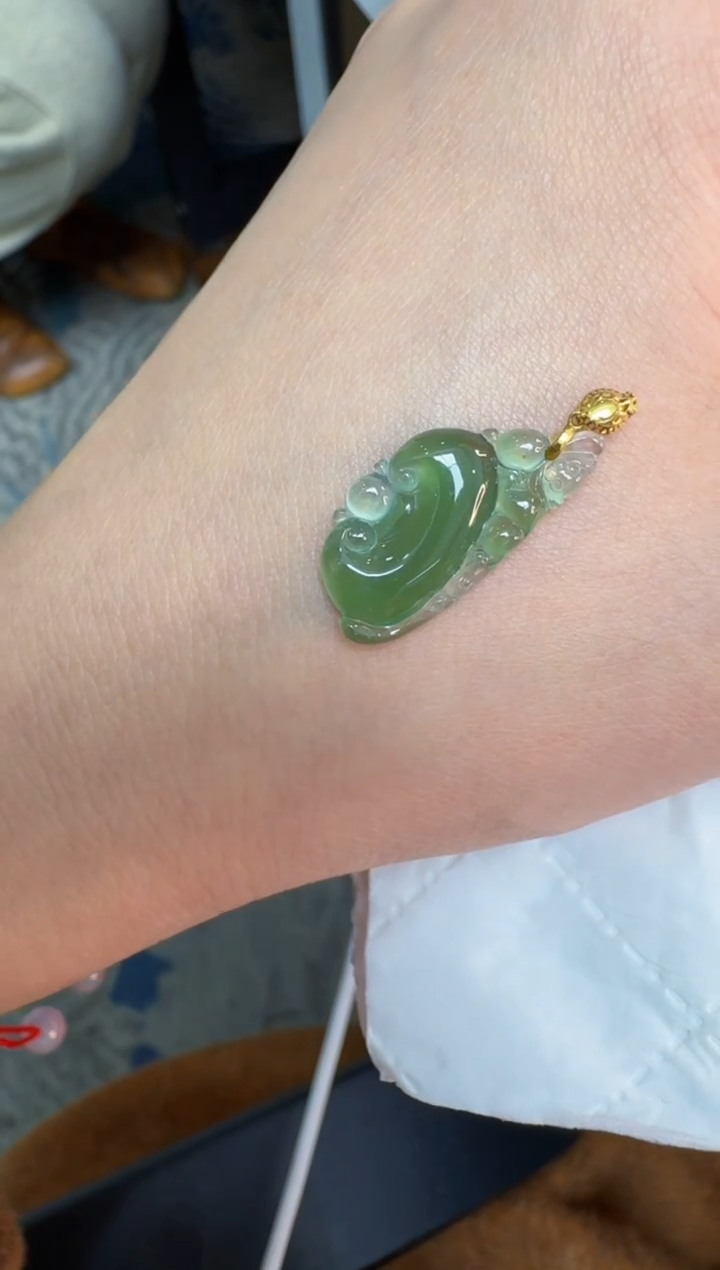 【闪购商品】翡翠颈饰18K金镶嵌缅甸A货翡翠吊坠