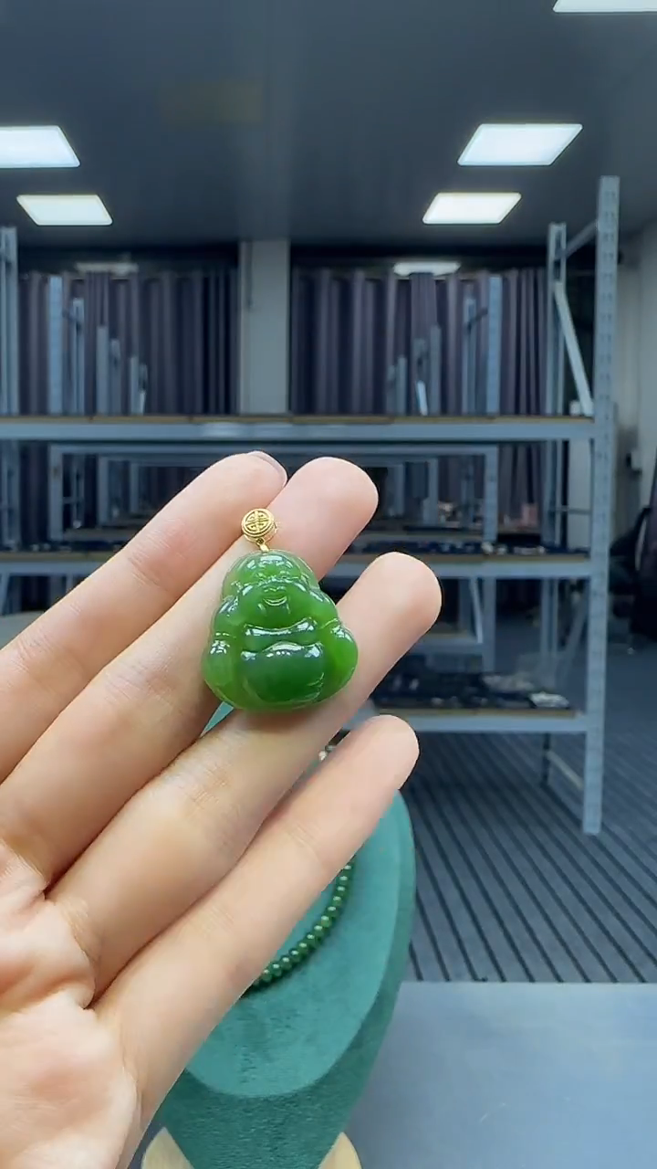 18K金镶嵌和田玉挂件1