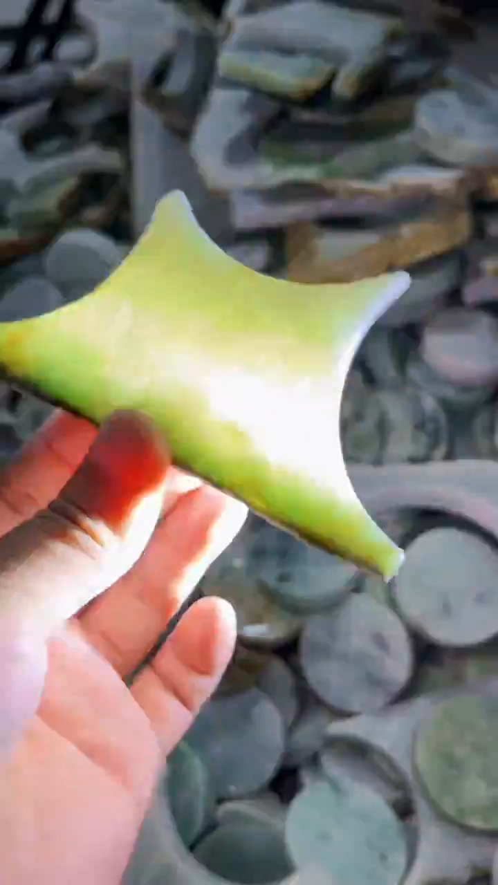 【闪购商品】翡翠挂件未镶嵌A货康壹090