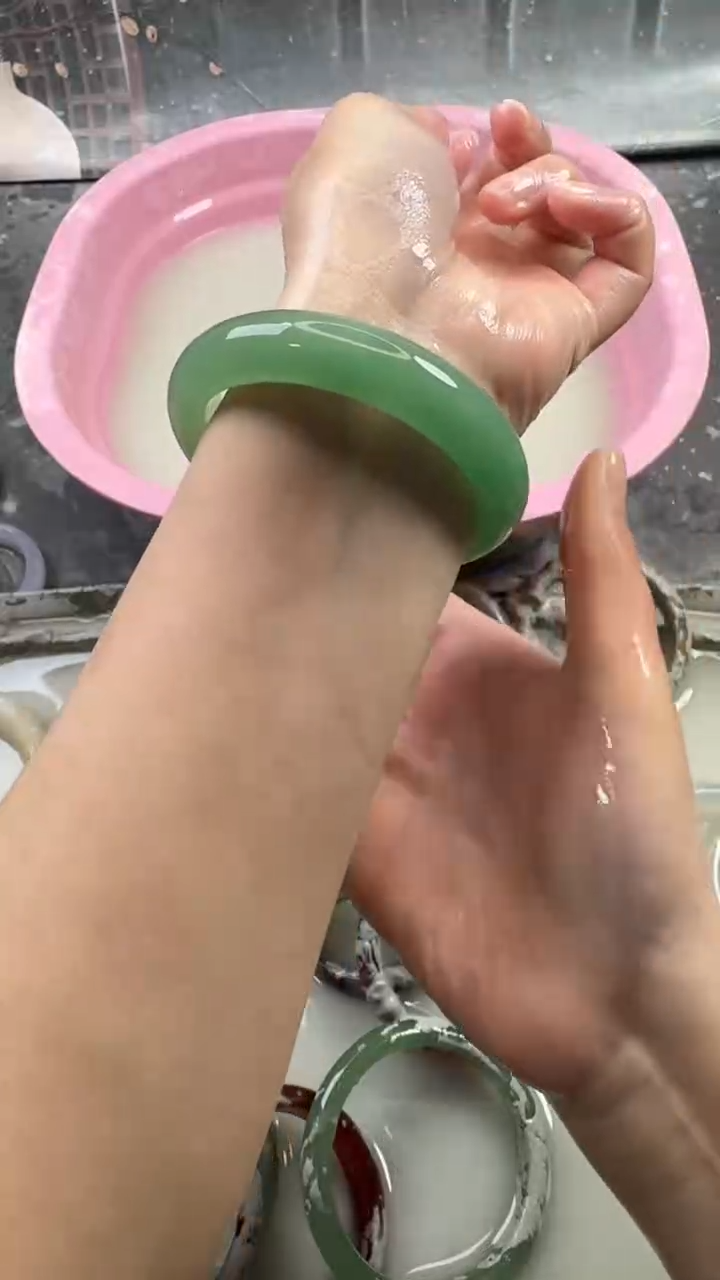 【闪购商品】石英质玉手镯未镶嵌79