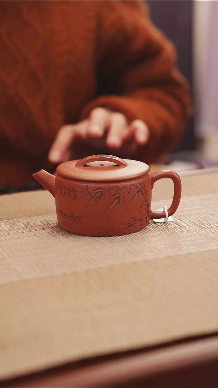 原矿红降坡汉瓦紫砂壶12