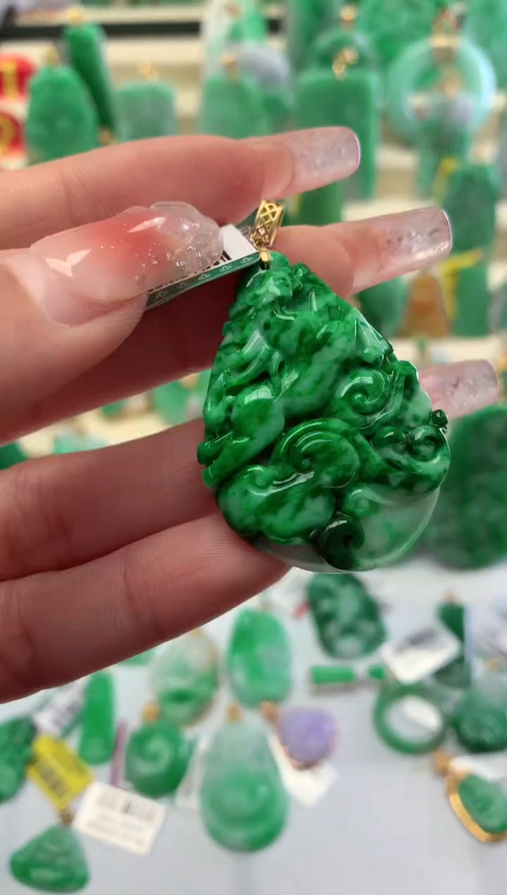 【闪购商品】翡翠颈饰18K金镶嵌挂件