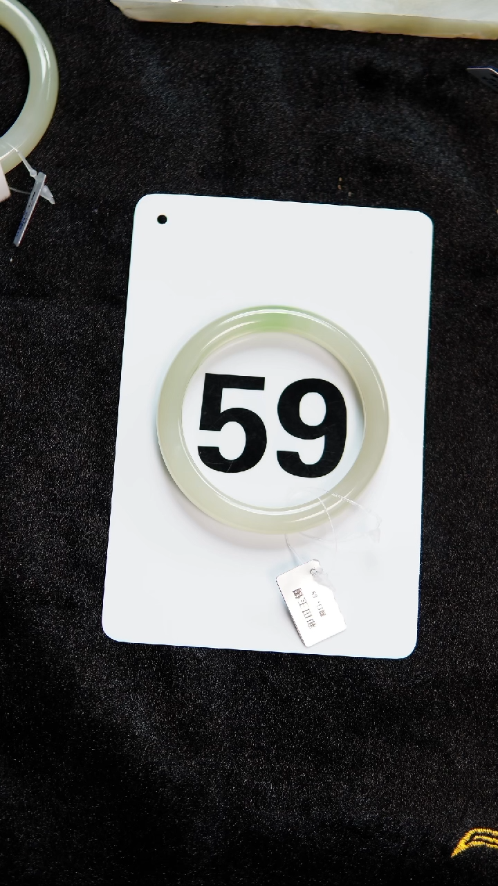 【闪购商品】和田玉手镯未镶嵌59圈口正装翠青手镯