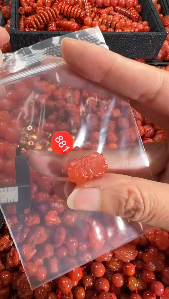 【闪购商品】南红玛瑙颈饰未镶嵌1