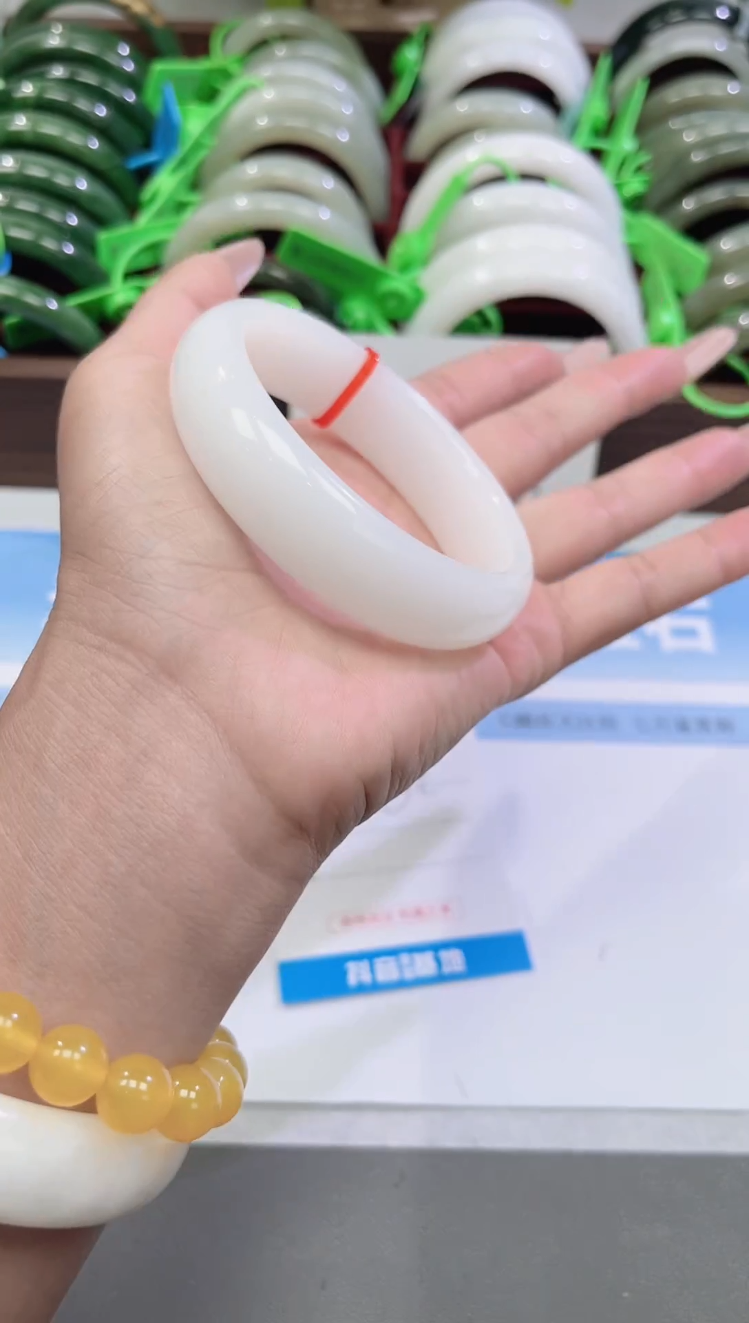 未镶嵌手镯石英质玉7-白月光宽胎62