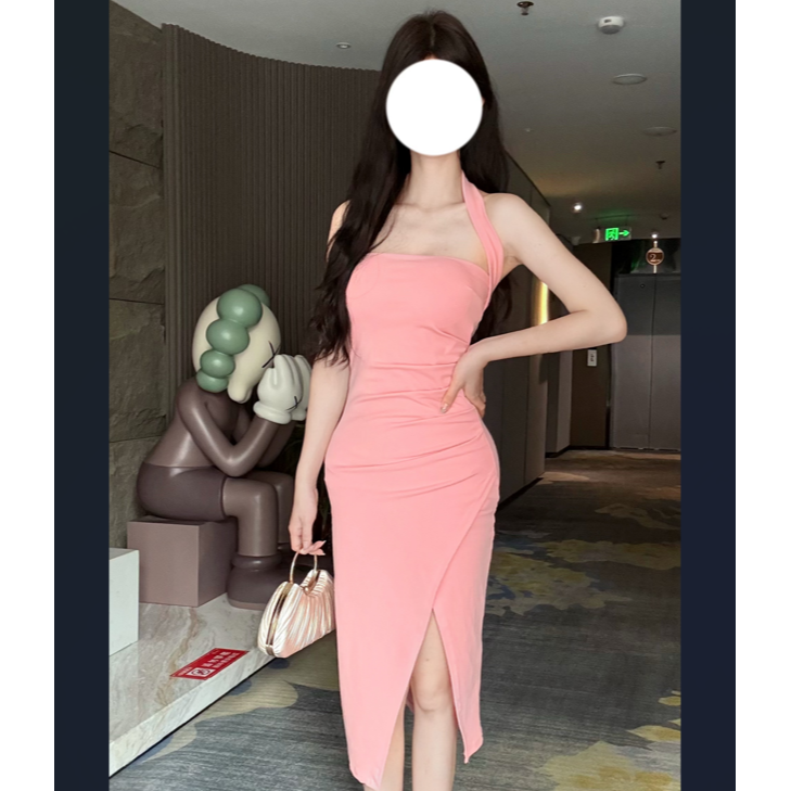 纯欲风挂脖连衣裙修身气质显瘦性感包臀辣妹短裙爆款后妈裙开叉