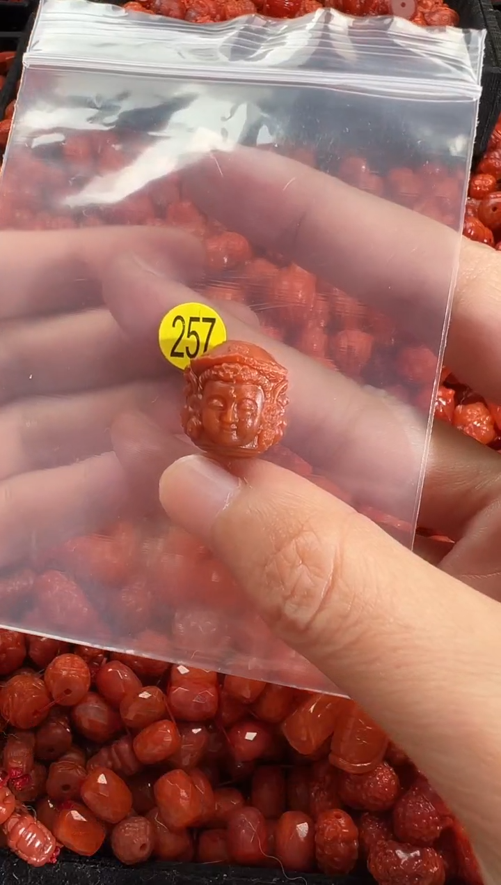 颈饰未镶嵌南红玛瑙1