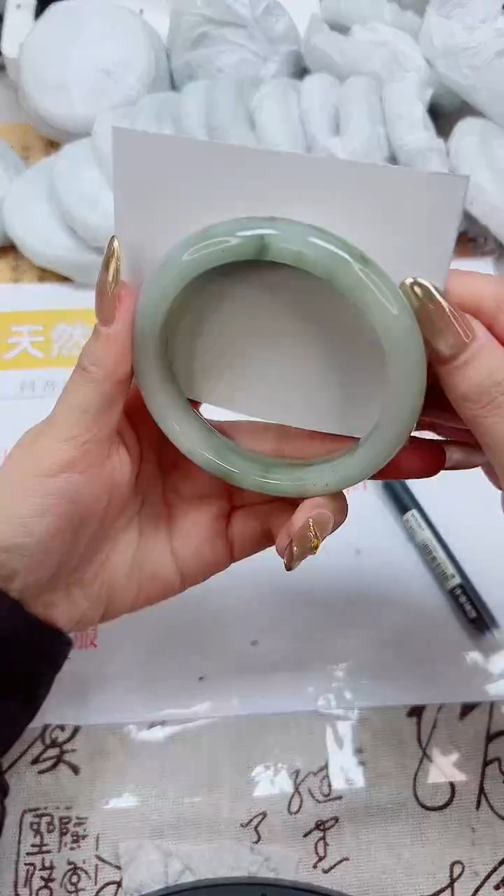 【闪购商品】石英质玉手镯未镶嵌K119-60.3