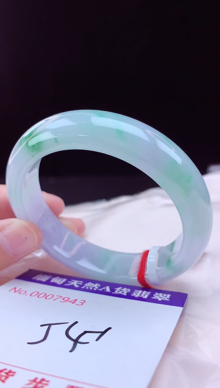 翡翠手镯未镶嵌54+             