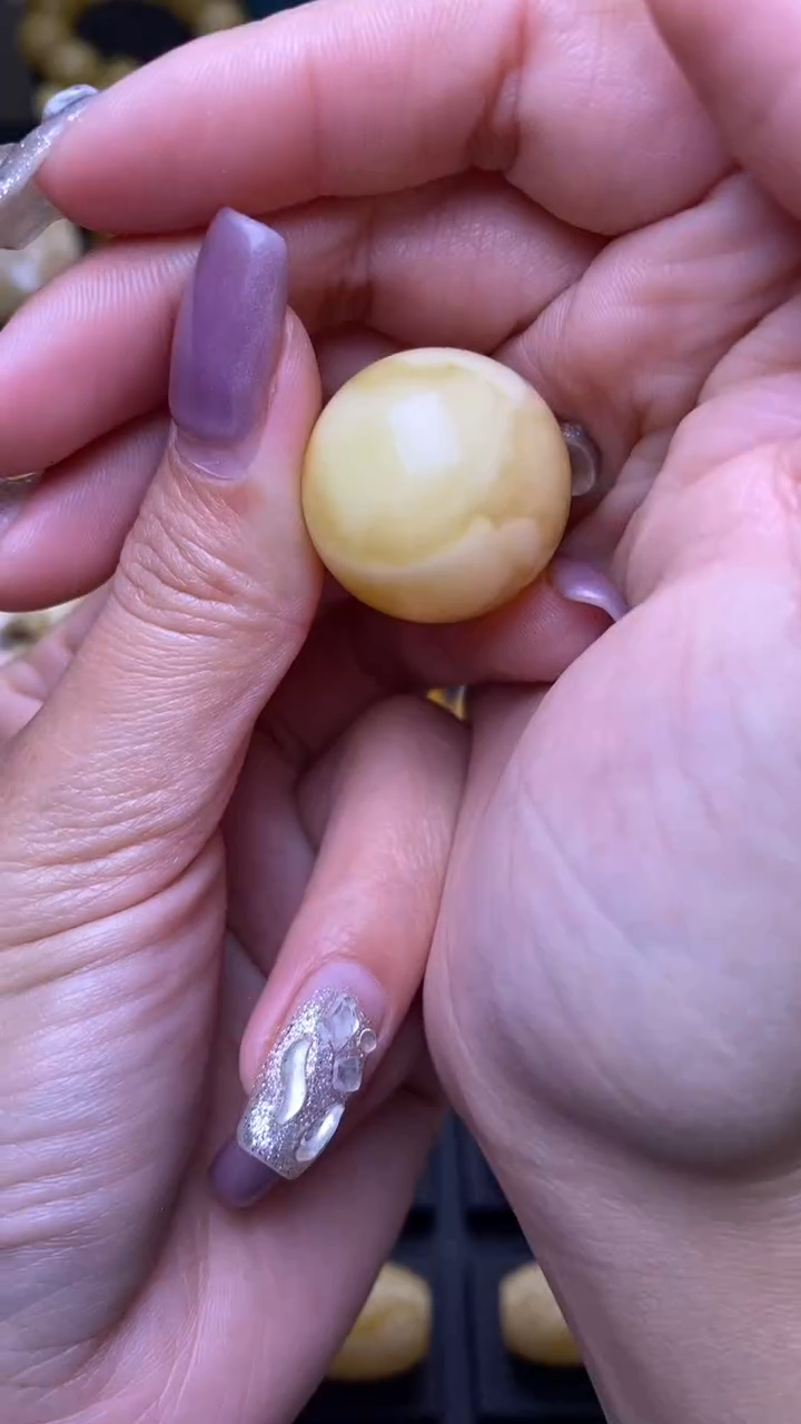 【闪购商品】琥珀裸石未镶嵌葵. 82