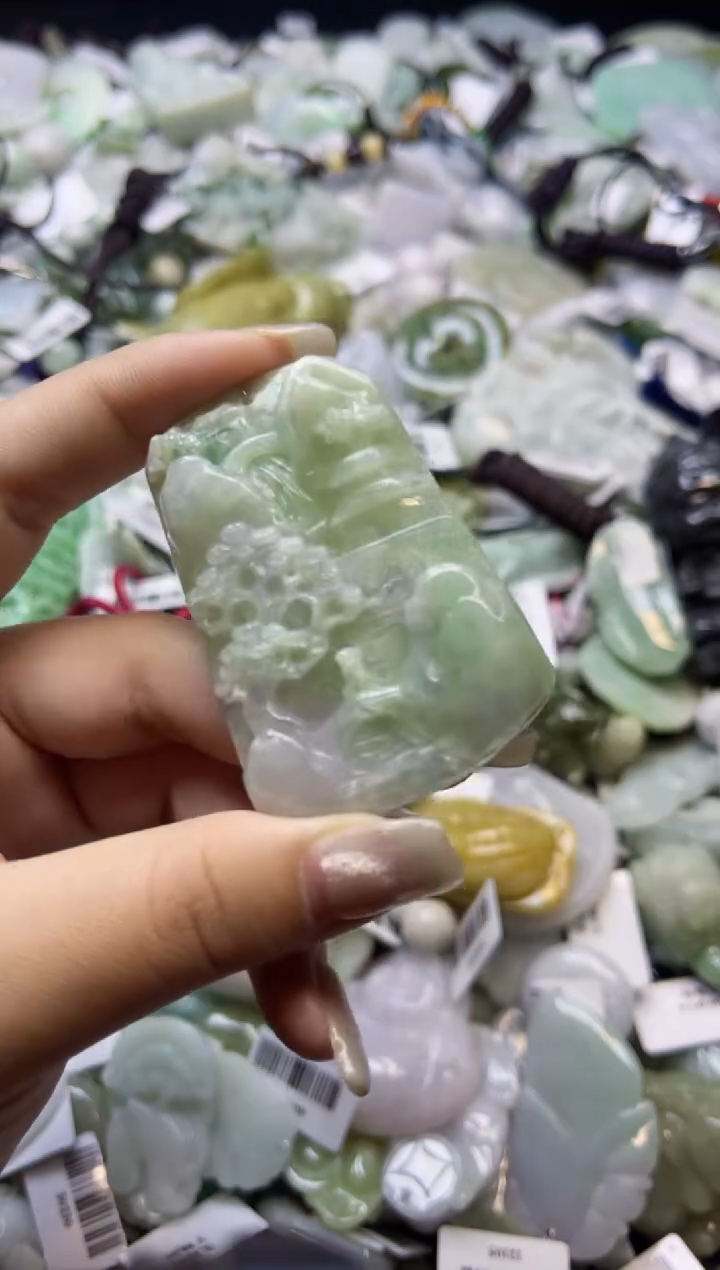 【闪购商品】翡翠颈饰未镶嵌00000510