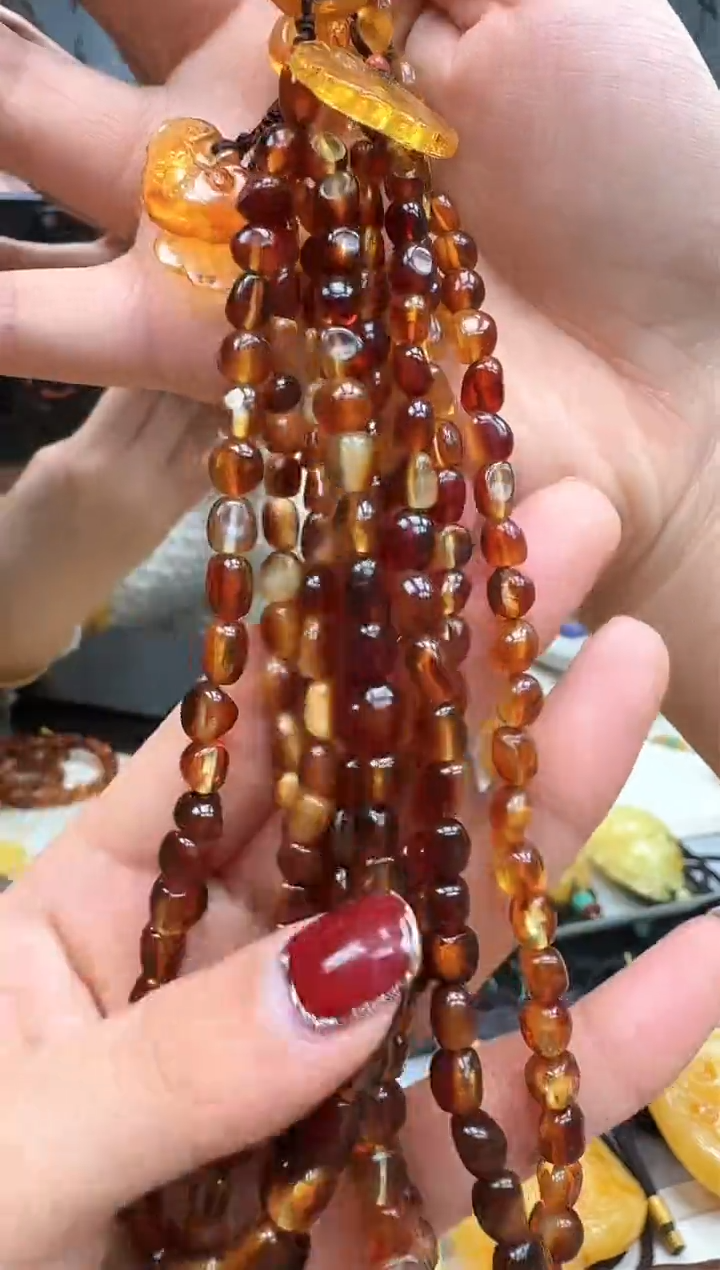 【闪购商品】琥珀裸石未镶嵌手机链子   多样性发一