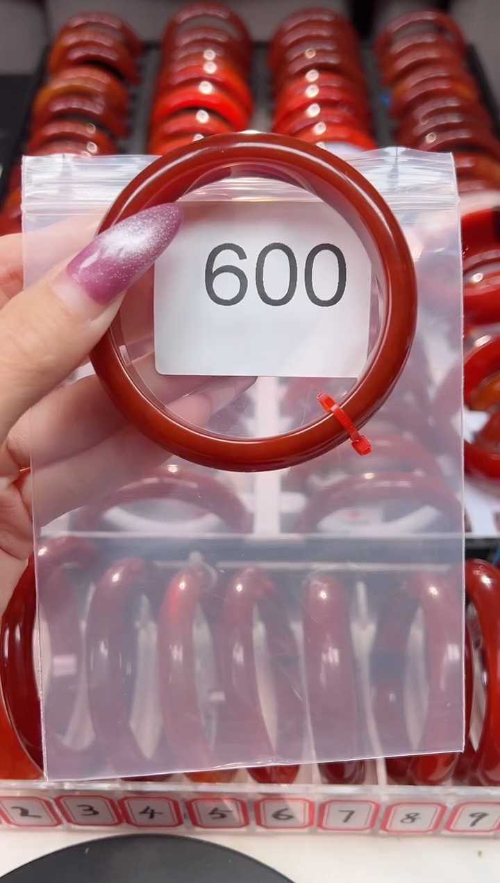 手镯玛瑙/玉髓未镶嵌58圈口*B600