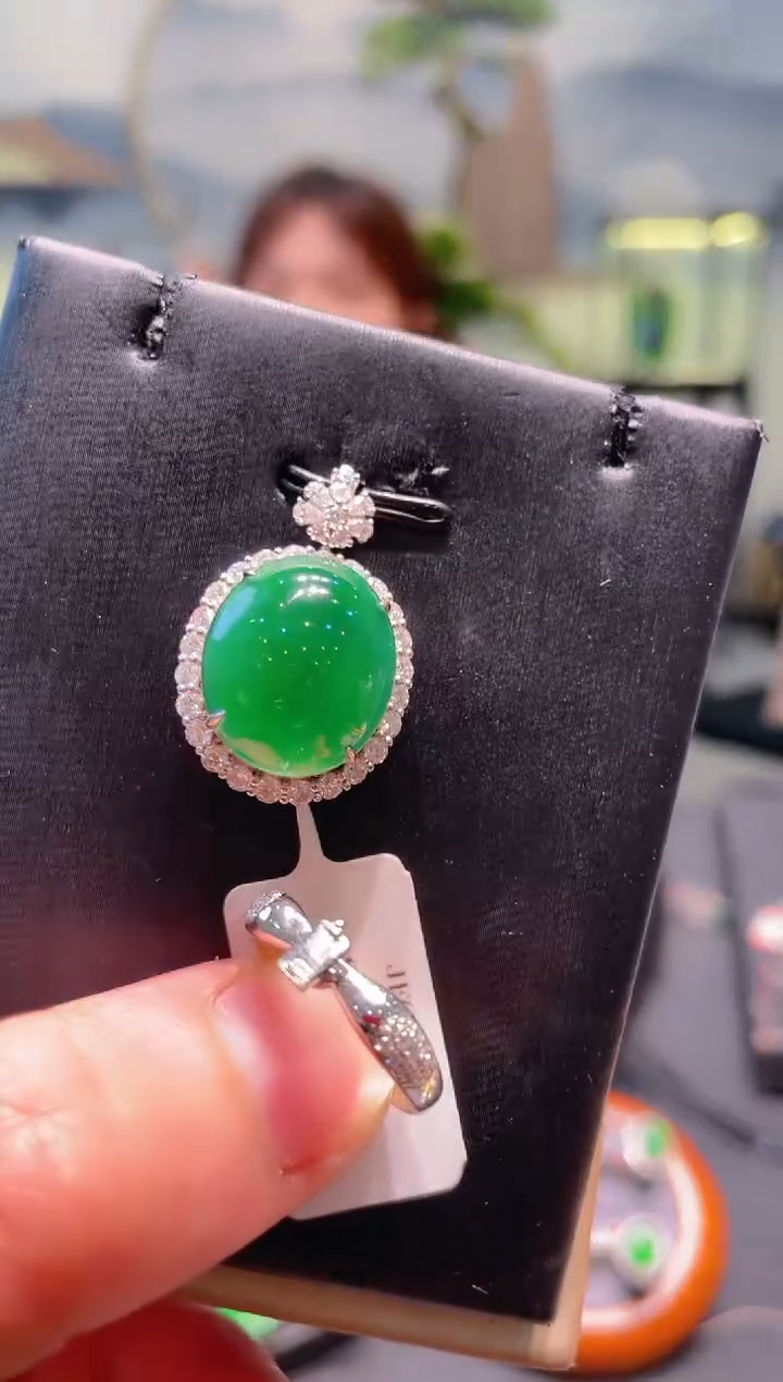 【闪购商品】翡翠颈饰18K金镶嵌A26戒指吊坠