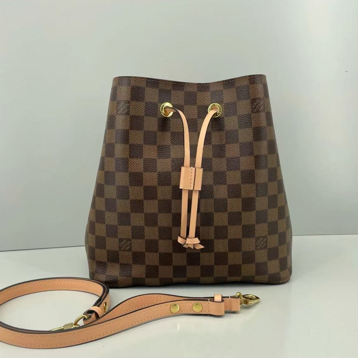 99新 LouisVuitton/路易威登 丁丁专属 LV棋盘格水桶LM3721