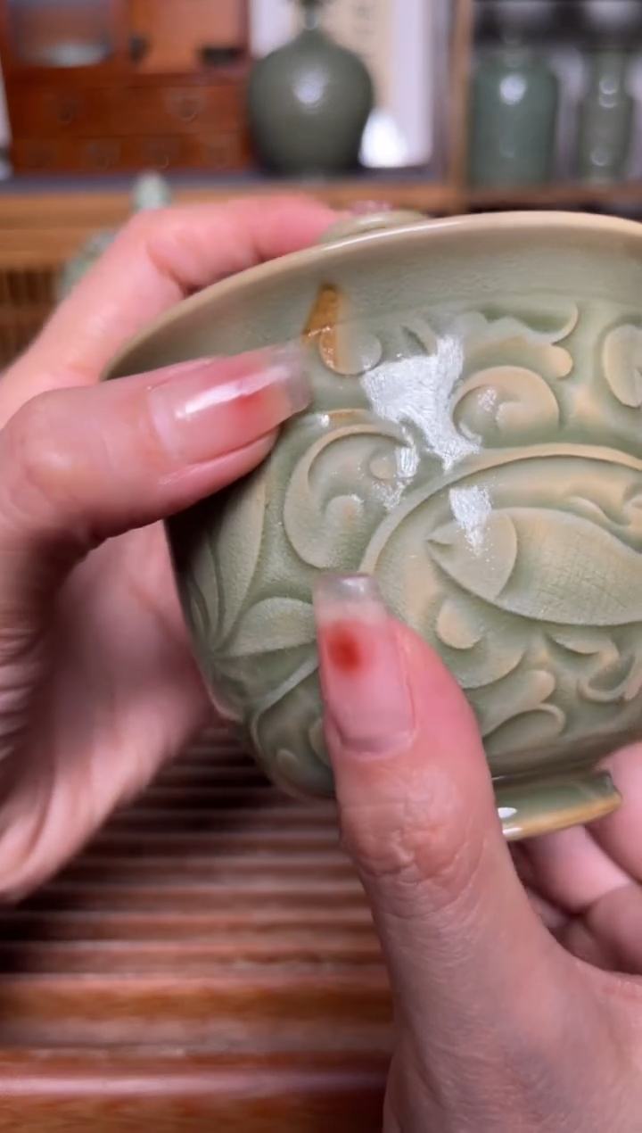 【闪购商品】其他吴琼 纯手工橄榄绿鱼戏莲两才盖碗 微瑕