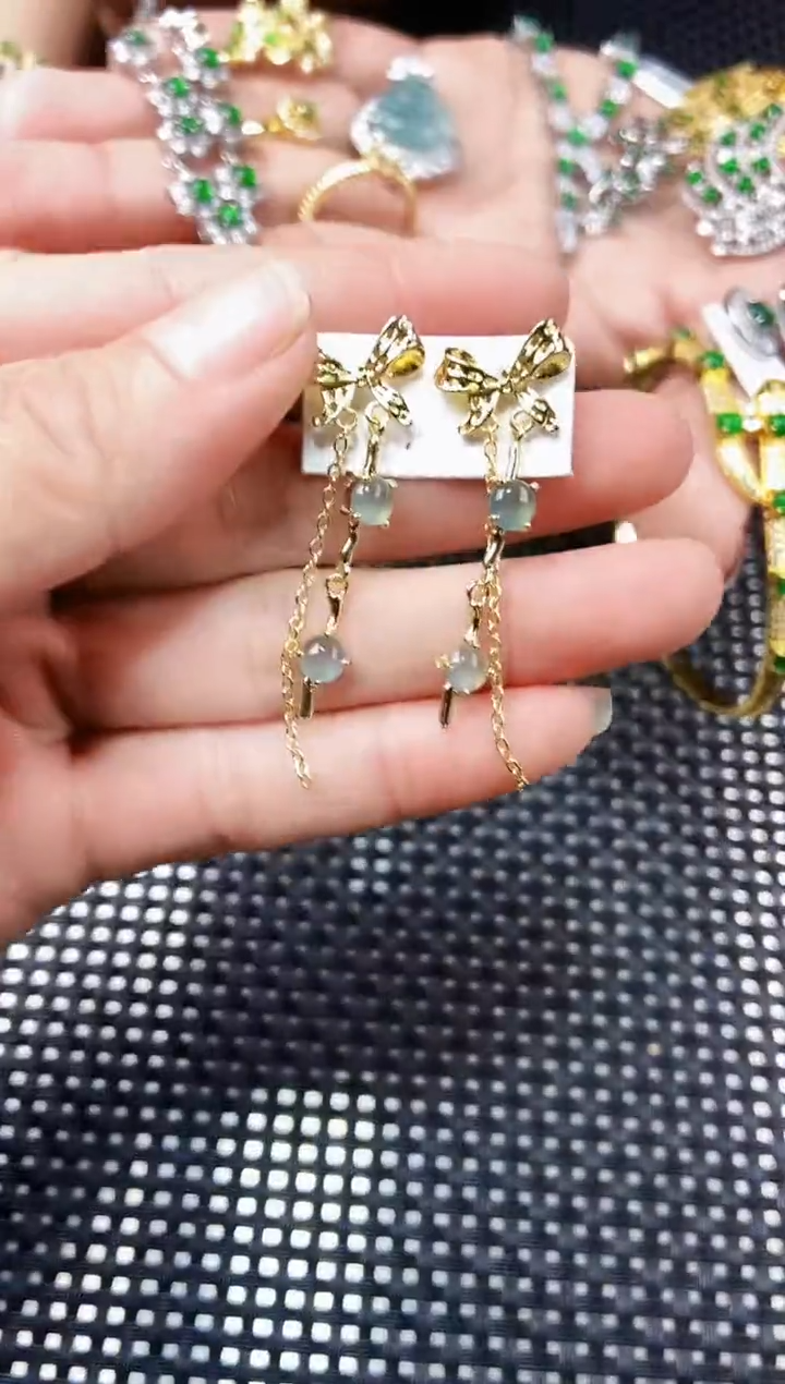 【闪购商品】翡翠耳饰未镶嵌11111111111