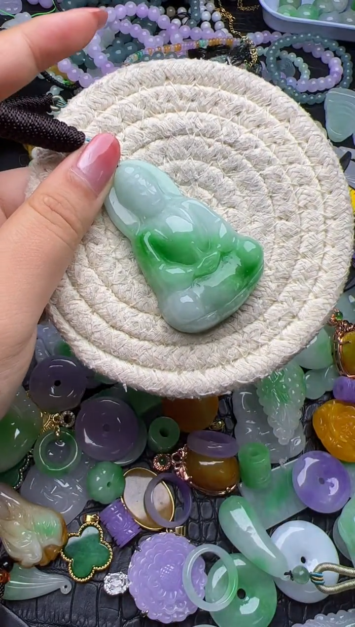 颈饰未镶嵌翡翠天然缅甸翡翠吊坠