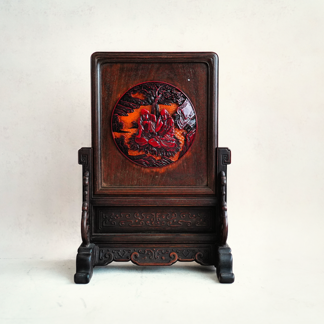 文华开物第67期拍品 17 清 黄花梨嵌大漆雕罗汉插屏