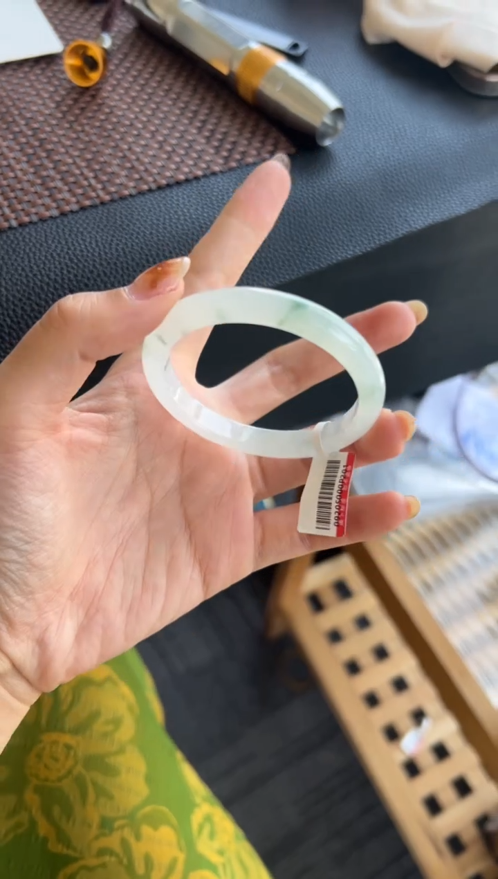 翡翠手镯未镶嵌27号52.4*8.2*6.7