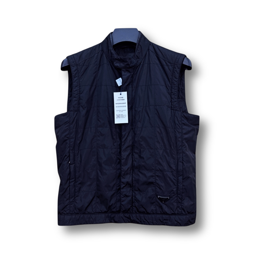 95新 Prada/普拉达 黑色三角标马甲/50/95新/工价13800/r694