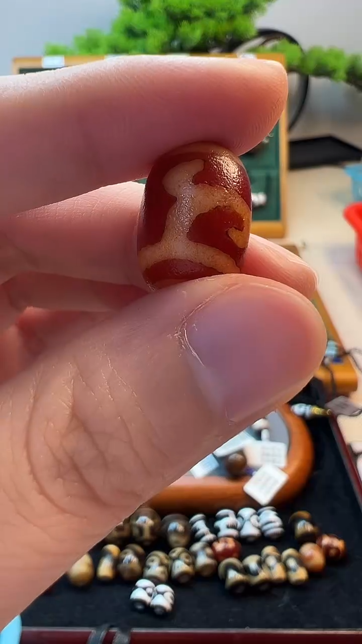 玛瑙/玉髓（覆膜）颈饰未镶嵌48微瑕