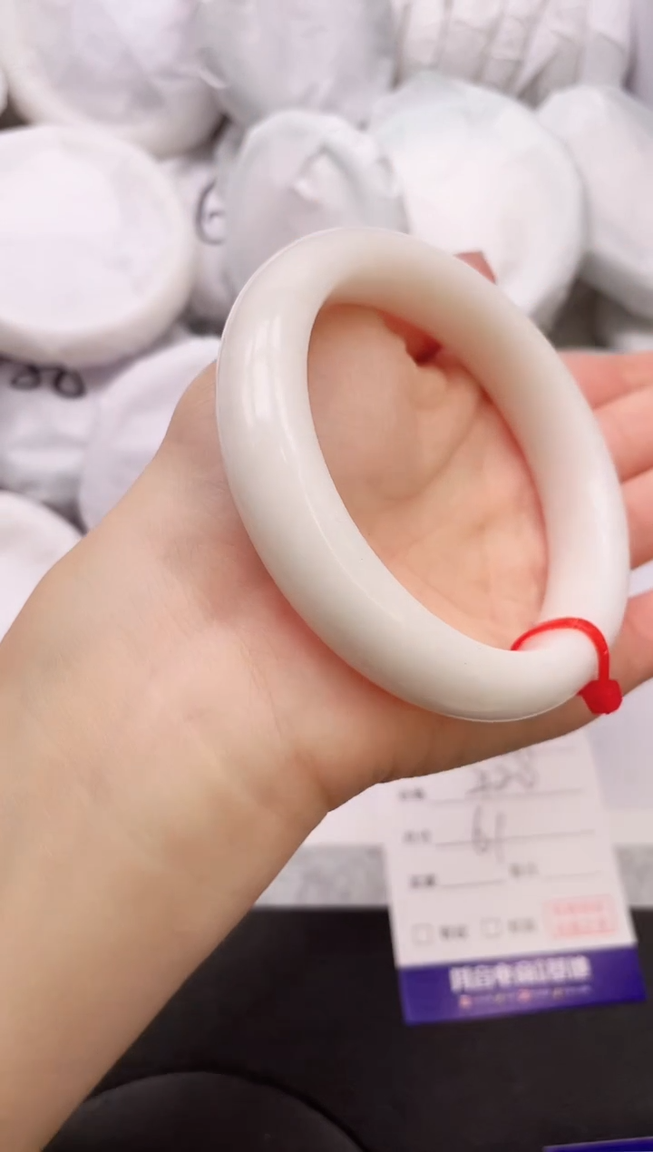 【闪购商品】和田玉手镯未镶嵌3K456-61