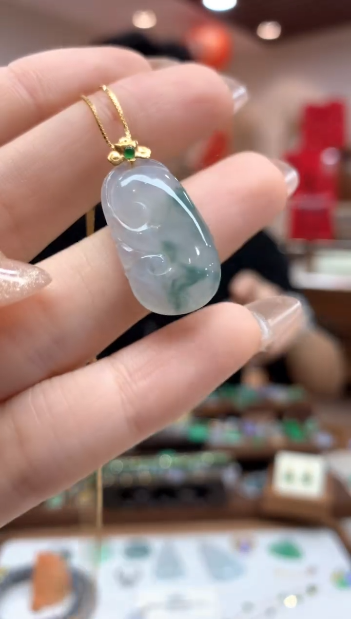 【闪购商品】翡翠吊坠(不含链)18K金镶嵌如意