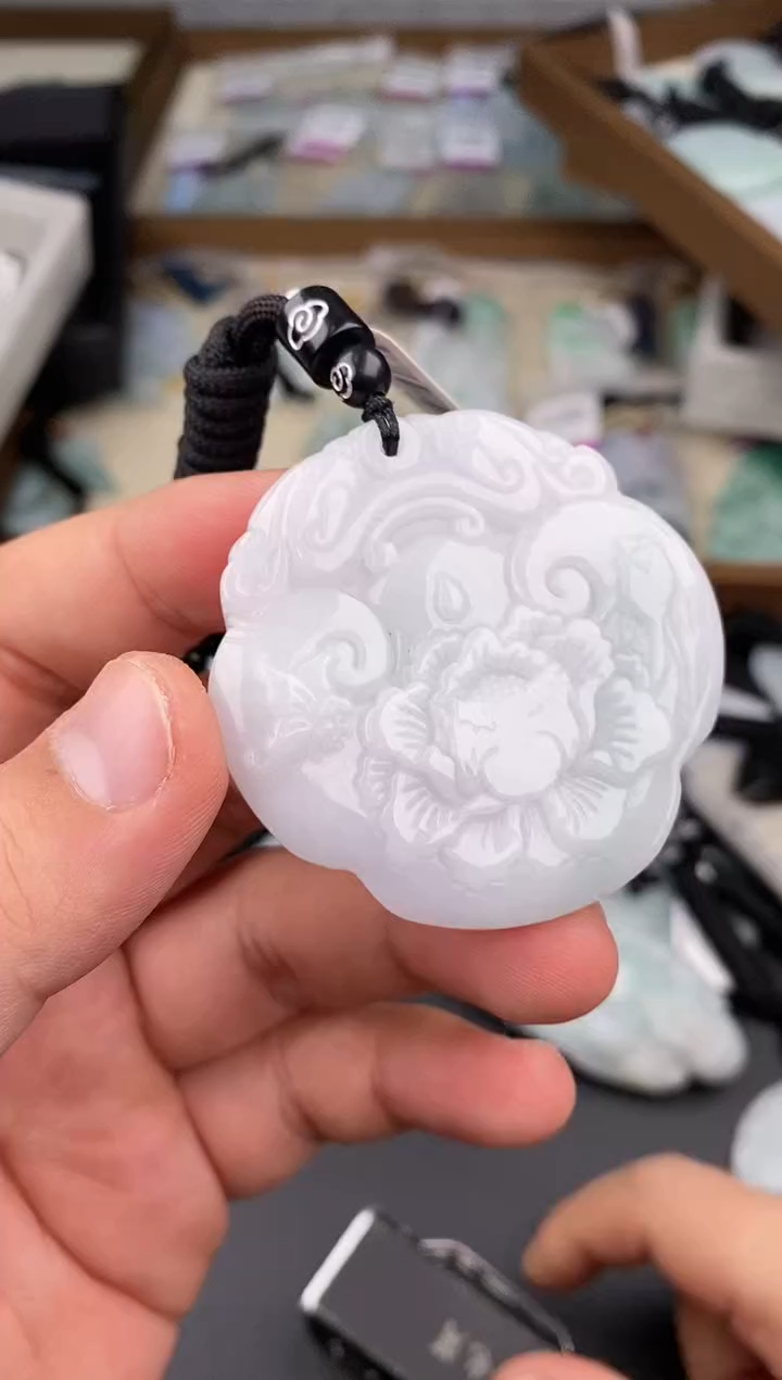 【闪购商品】翡翠颈饰未镶嵌  天然翡翠，一物一图