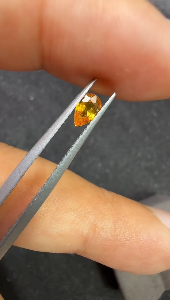 未镶嵌定制定制蓝宝石天然0.36克拉金丝雀黄