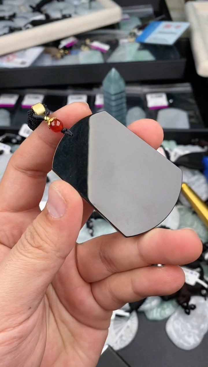 【闪购商品】翡翠颈饰未镶嵌  天然翡翠，一物一图