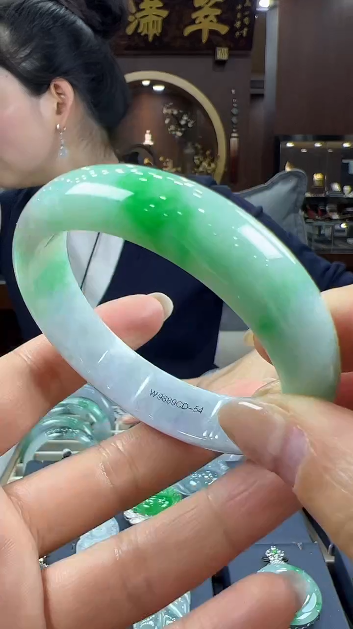 【闪购商品】翡翠手镯未镶嵌手镯