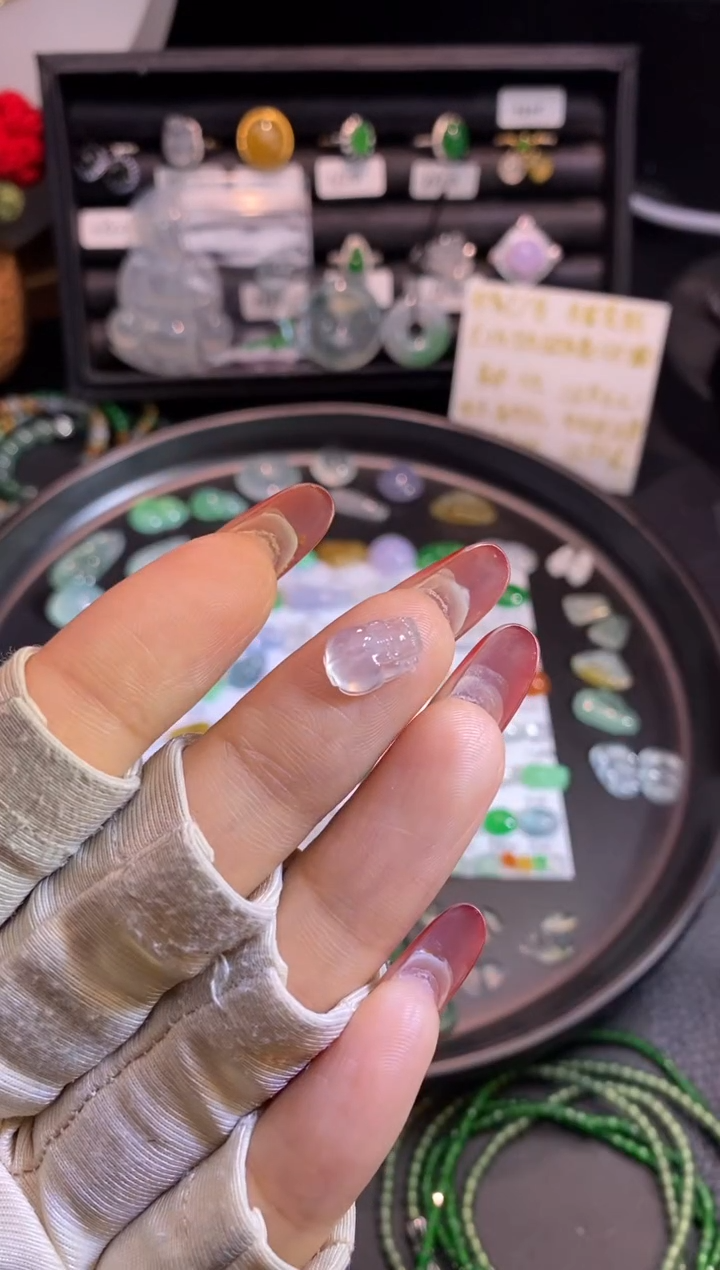 【闪购商品】翡翠挂件未镶嵌貔貅