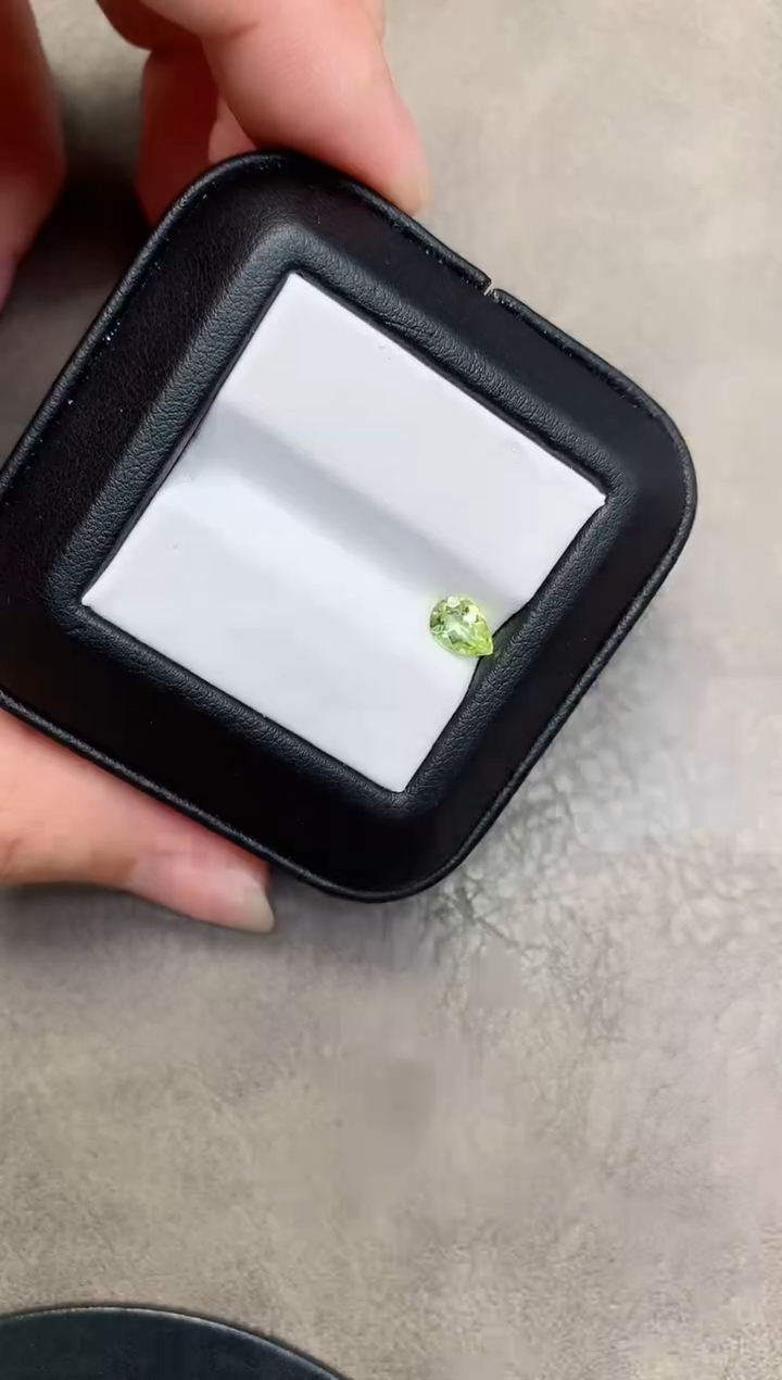 【闪购商品】金绿宝石裸石未镶嵌0.83ct 水滴 EX