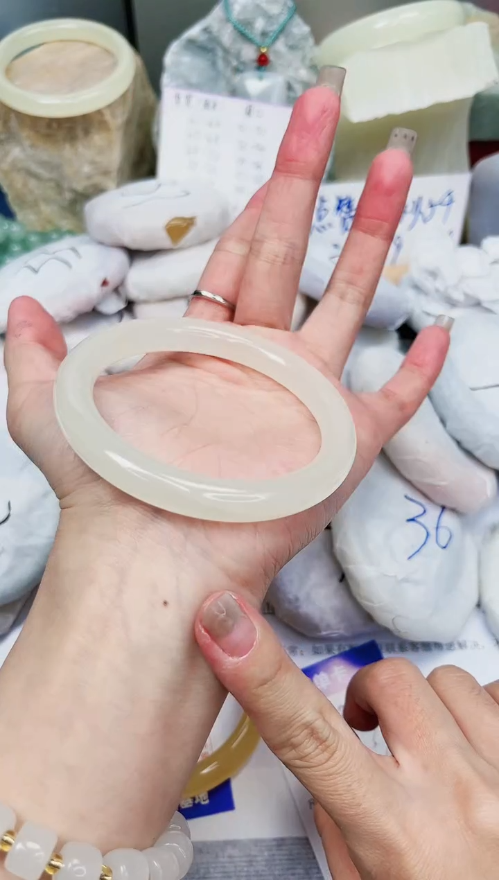 【闪购商品】石英质玉手镯未镶嵌21-小青提-圈口60