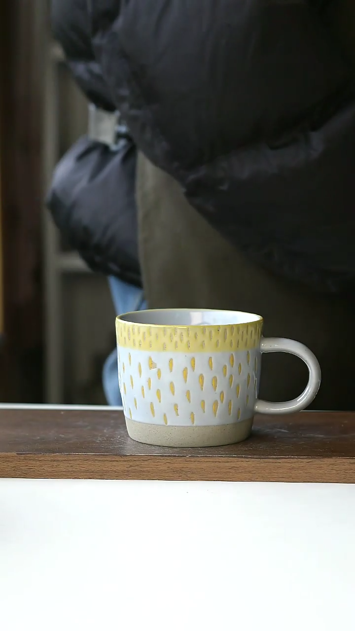 【闪购商品】陶瓷030微瑕粗陶雨滴浮雕马克杯@4-2@