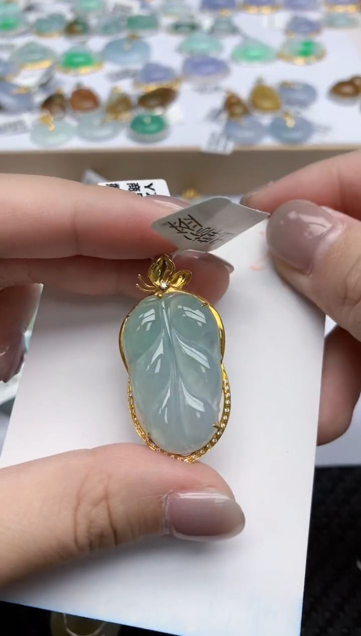 【闪购商品】翡翠颈饰18K金镶嵌天然翡翠A货