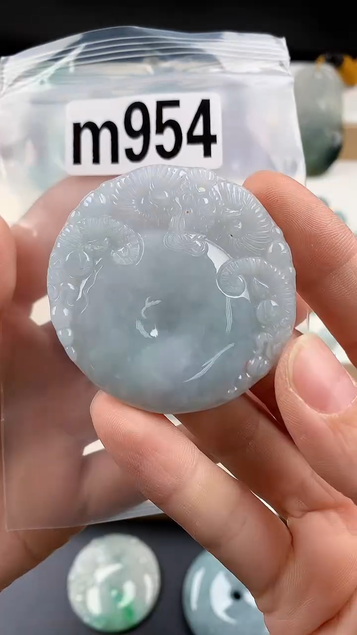 颈饰未镶嵌翡翠天然翡翠吊坠挂件