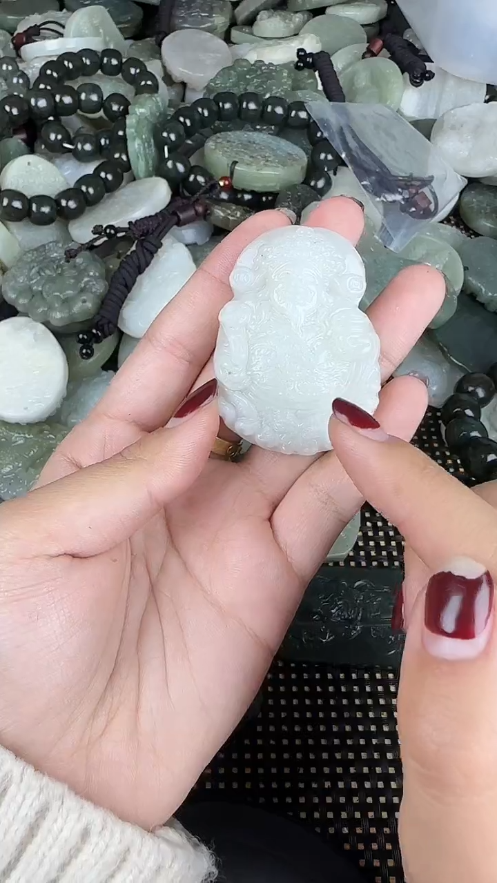 颈饰未镶嵌和田玉1