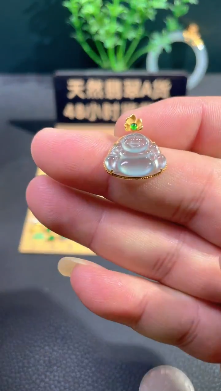 颈饰18K金镶嵌翡翠翡翠