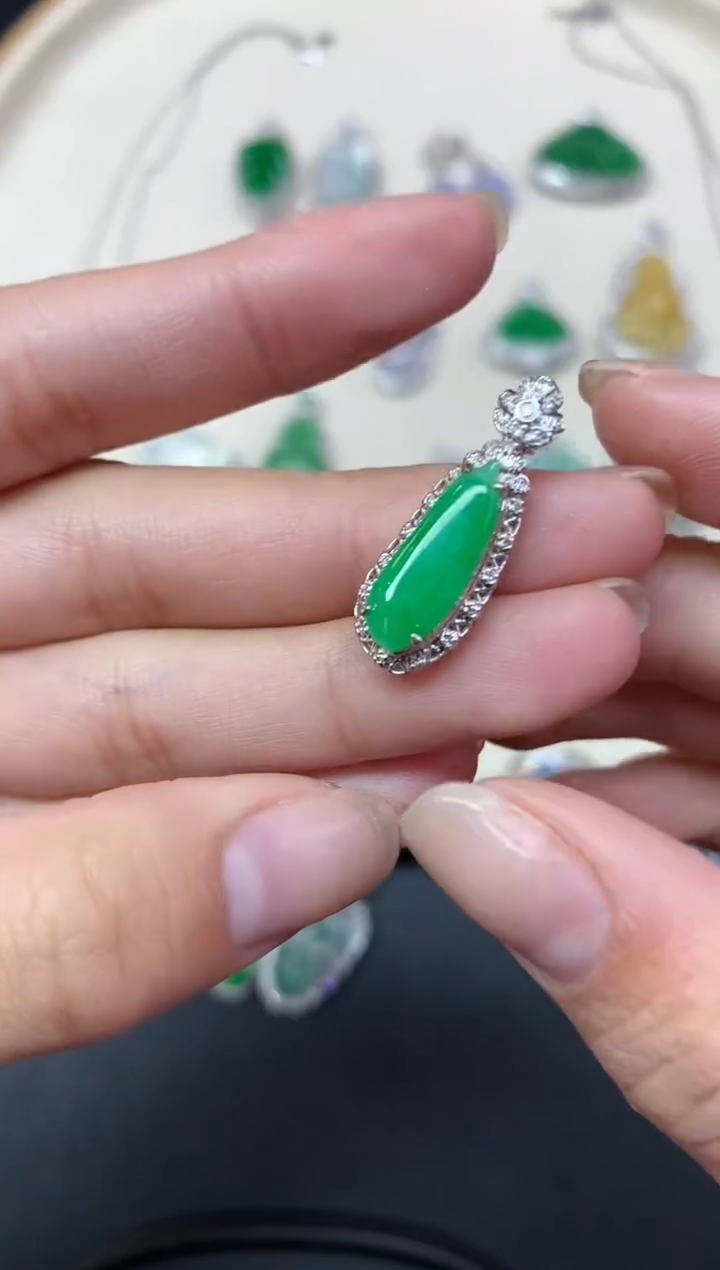 【闪购商品】翡翠吊坠(不含链)18K金镶嵌吊坠A353|3980