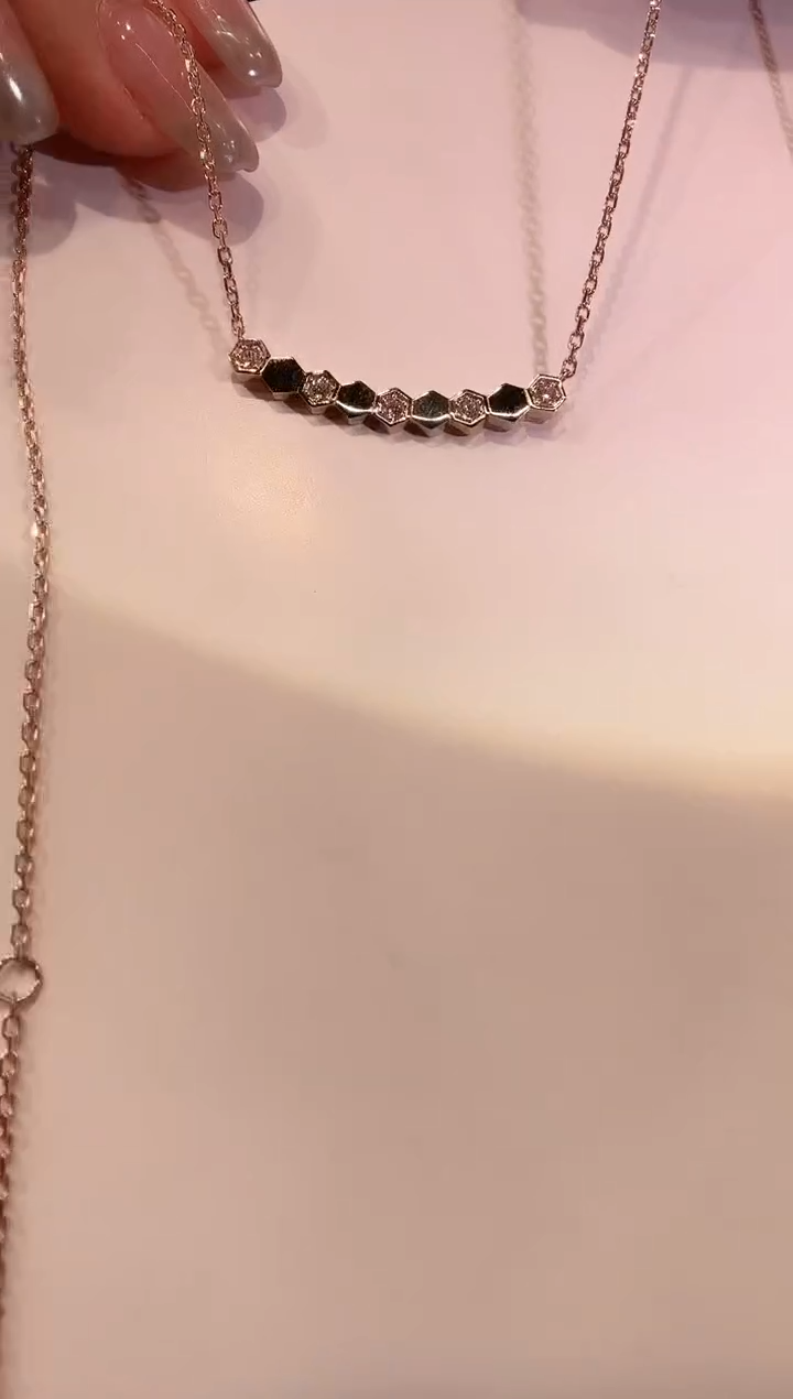 【闪购商品】钻石项链18K金镶嵌蜂巢项链