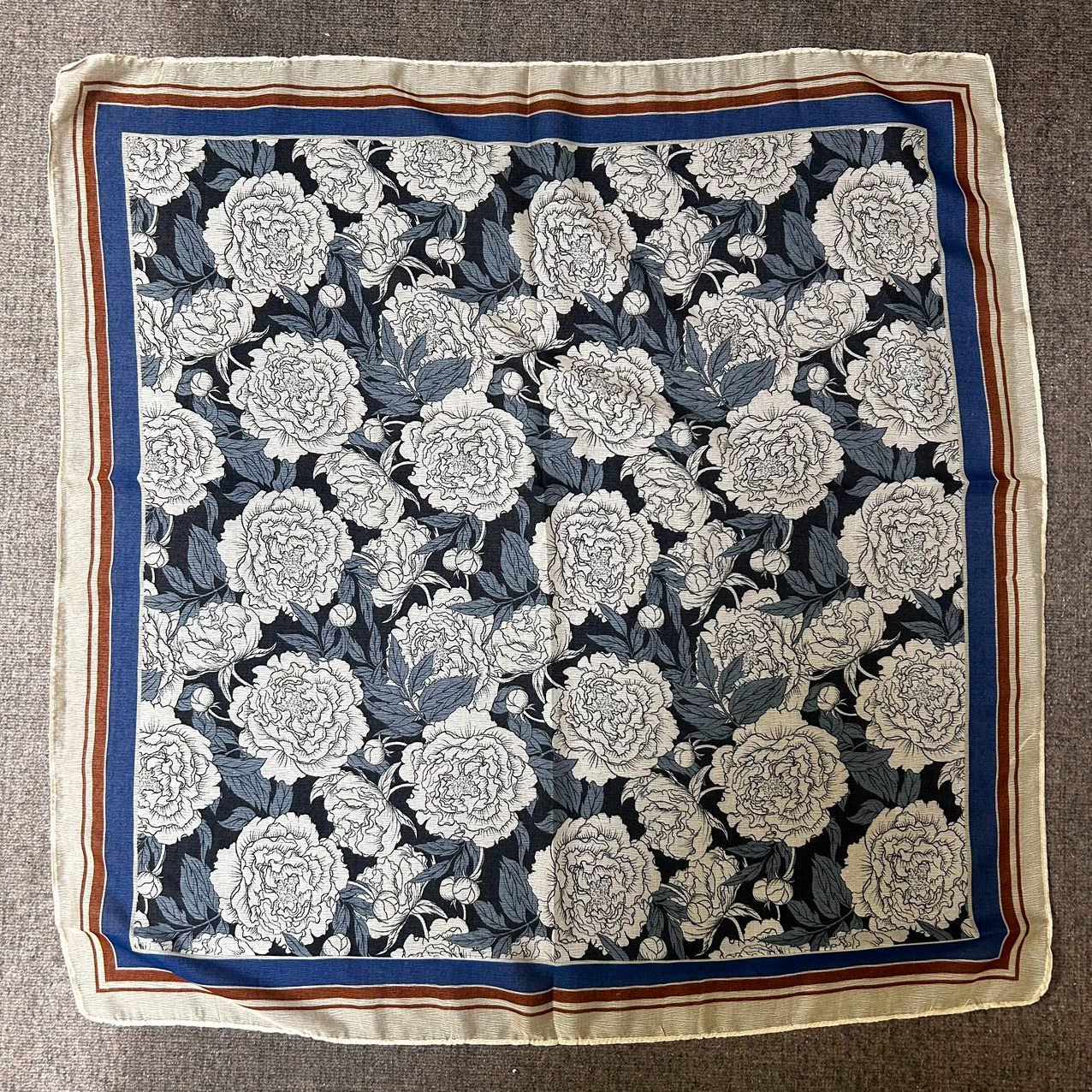 （牡丹秘境）西丽纱围巾65*65左右小方巾